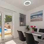 Apartment In Kod Sibenika *