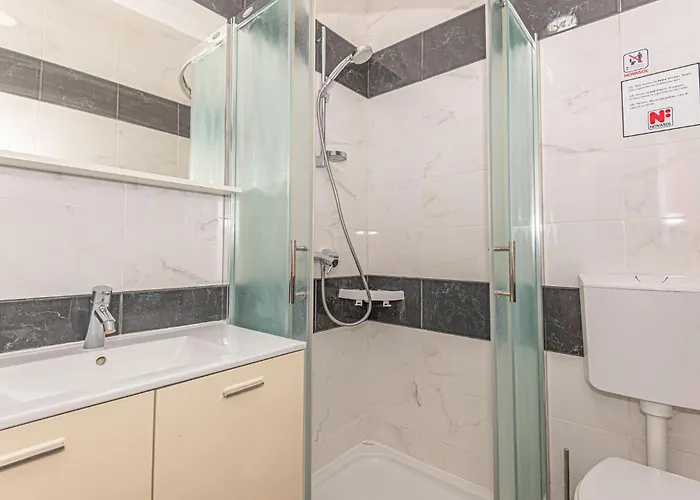 In Kod Sibenika * Dubrava (Sibenik-Knin)